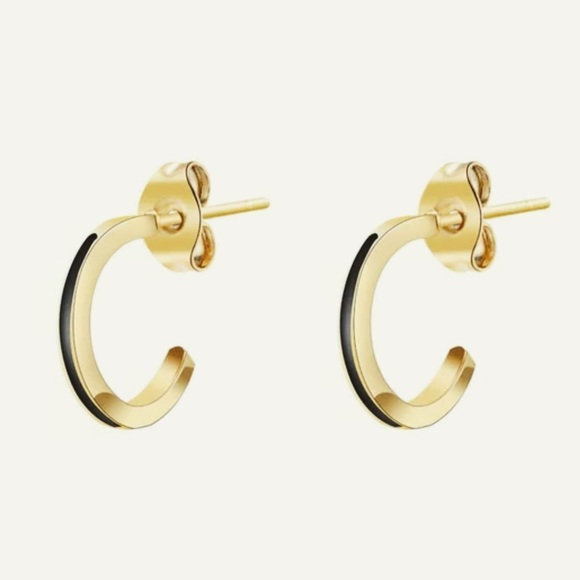 NEW Black Enamel Gold Huggie Hoops Inspired By Meghan Markle - Picture 1 of 9